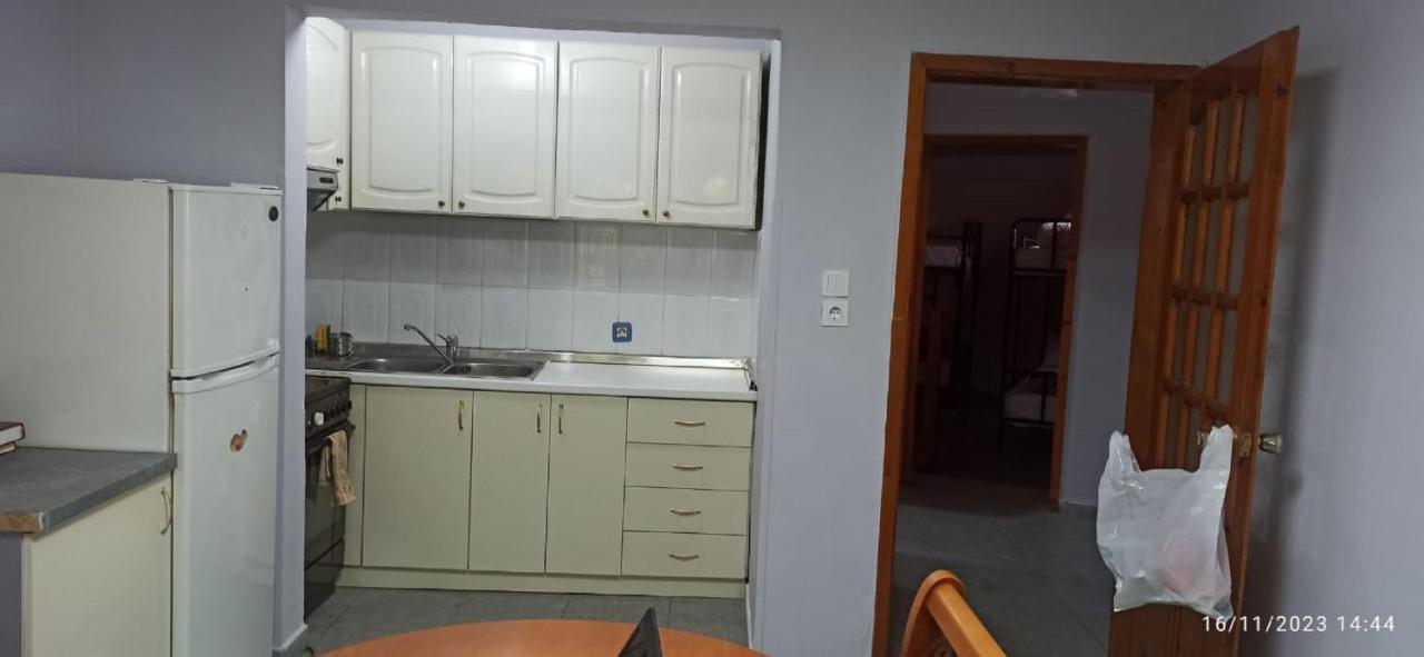 Sina Royal Hostel Tirana Extérieur photo