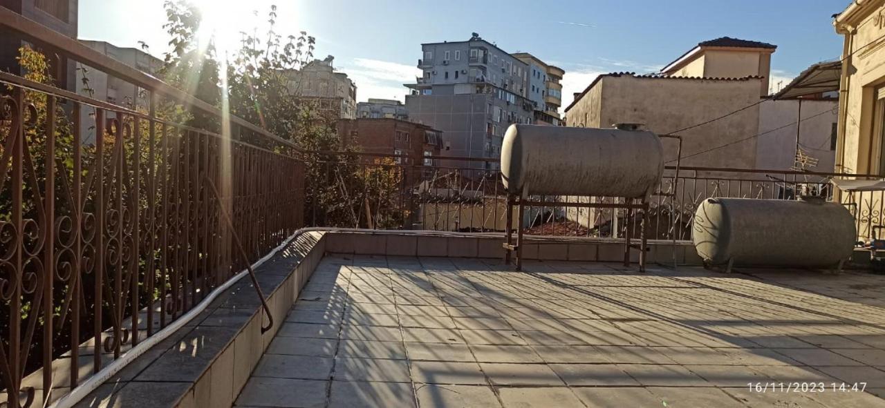Sina Royal Hostel Tirana Extérieur photo