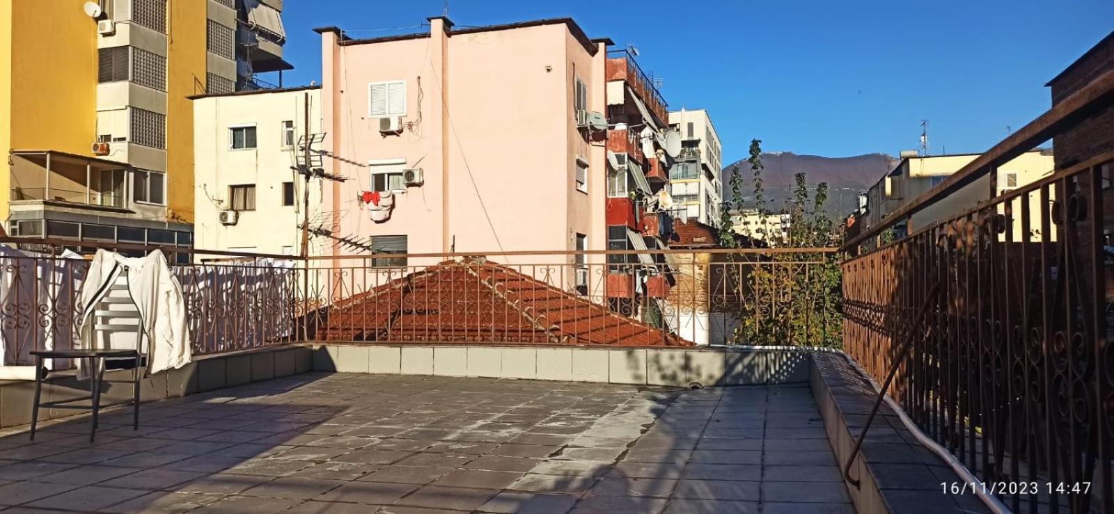 Sina Royal Hostel Tirana Extérieur photo