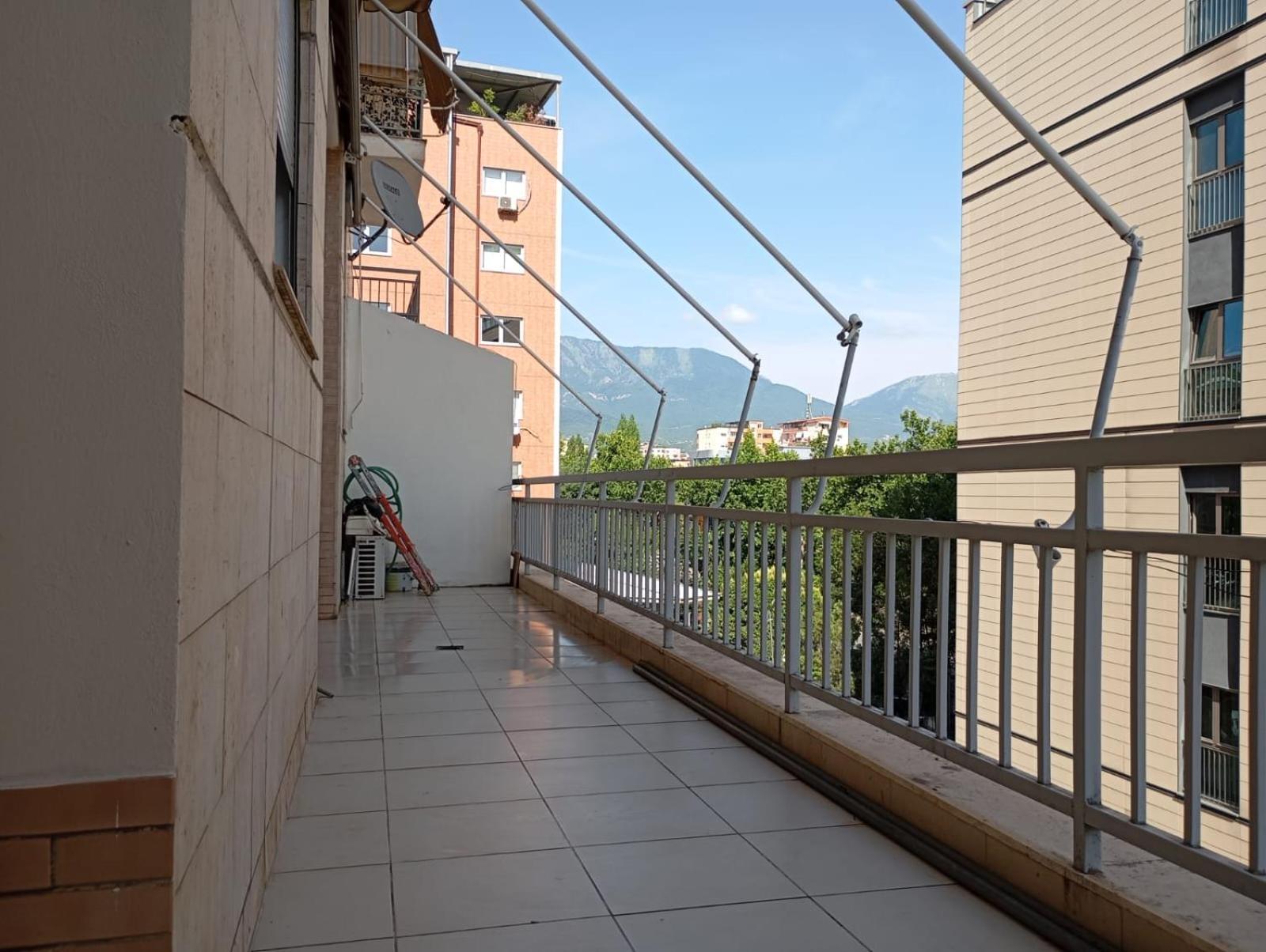 Sina Royal Hostel Tirana Extérieur photo